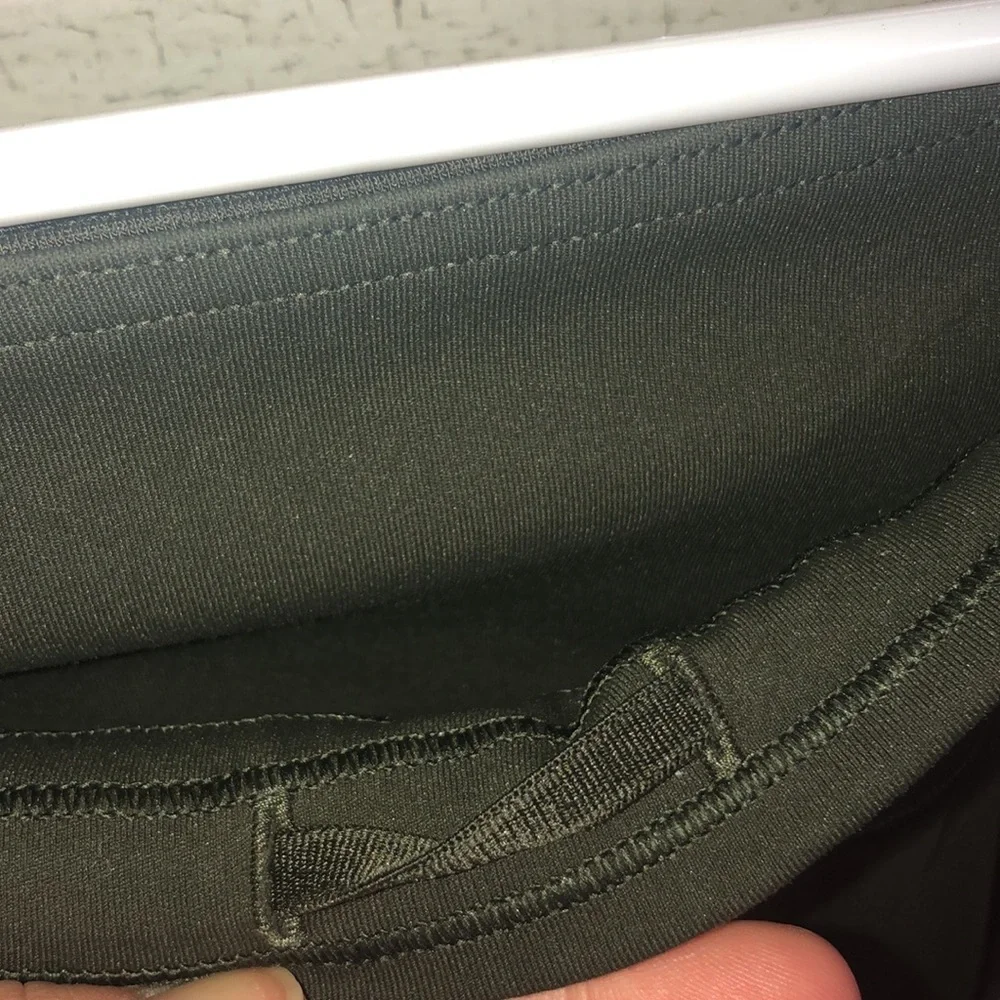 Lululemon Athletica olive green/army green Capri leggings size 4 workout pants - Picture 4 of 10